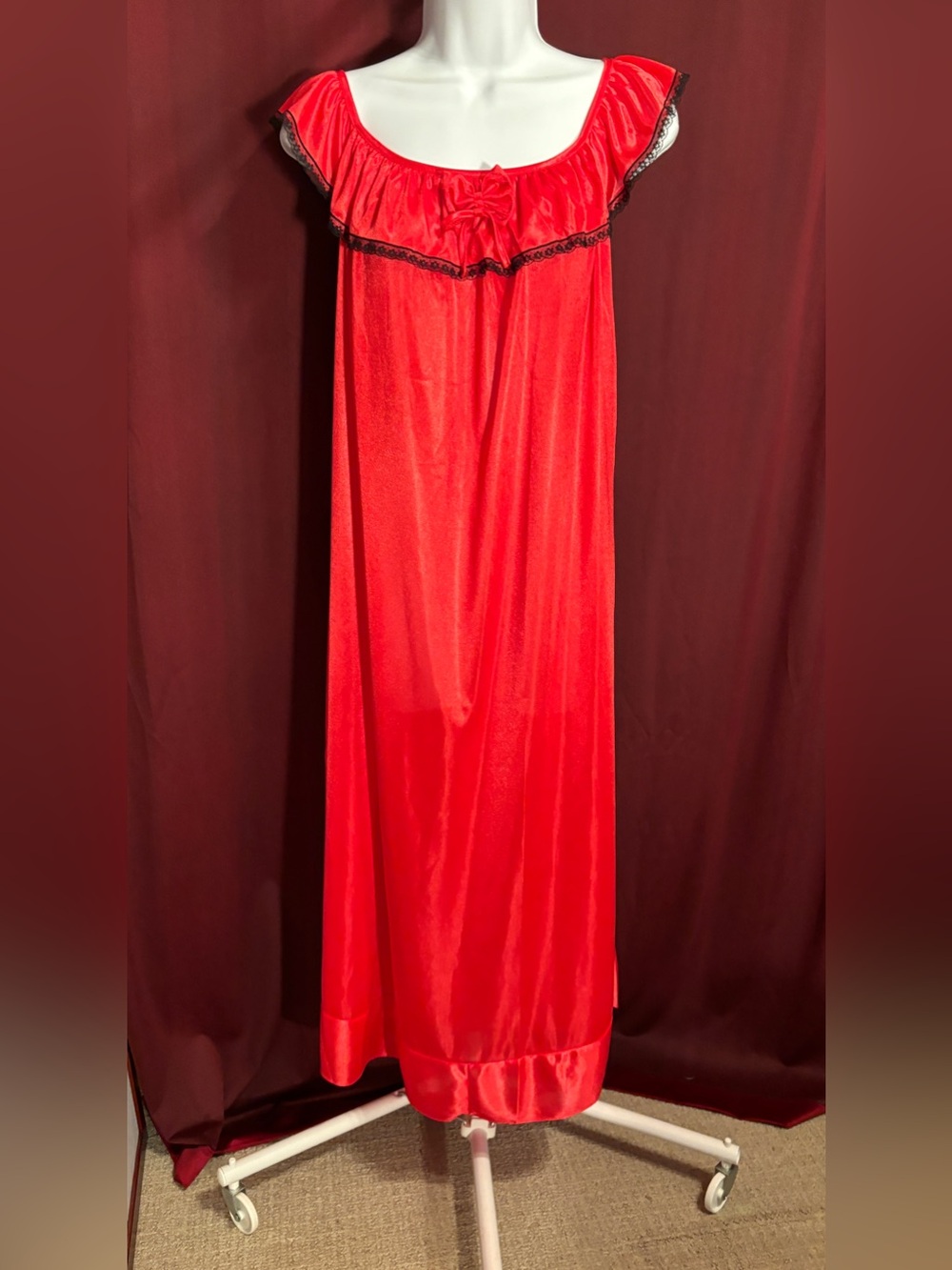 Source Unknown Red Satin Nightgown with Black Lace Trim